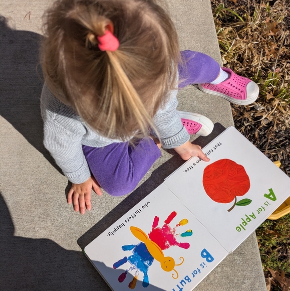 Meet your Posher, Traci - Picture 2 of 2